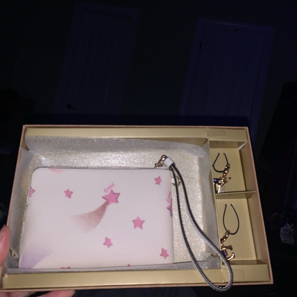 New still in box coach wallet/clutch - Picture 4 of 7